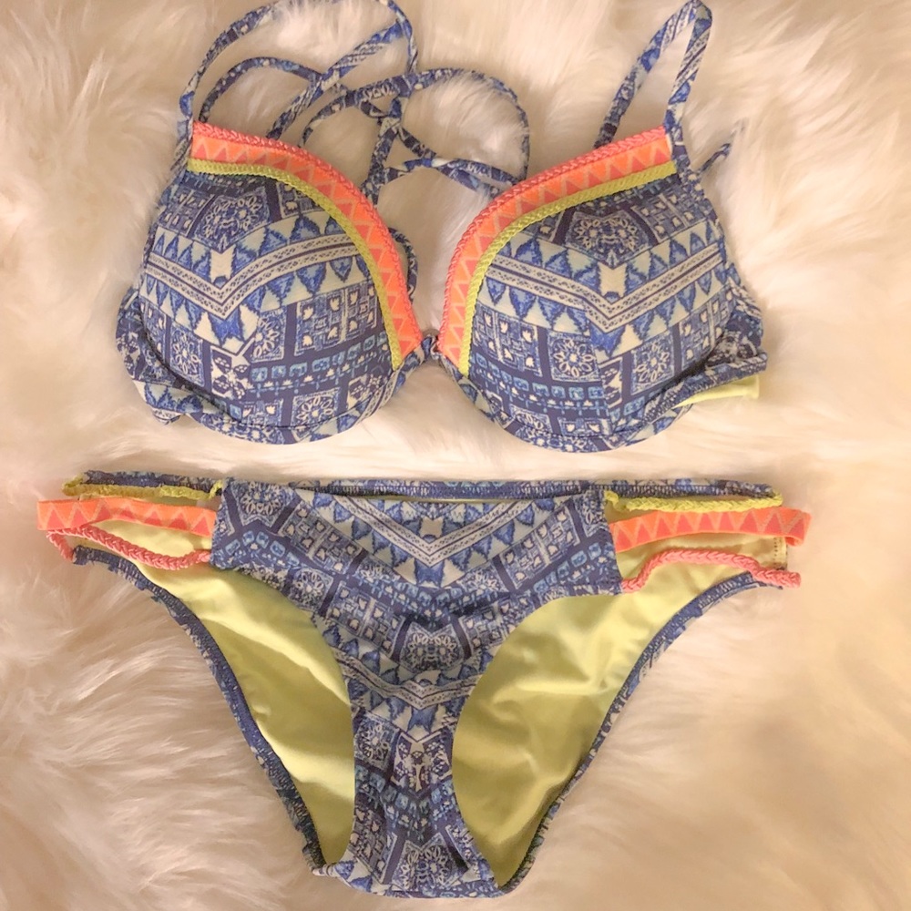 vs pink bikini
